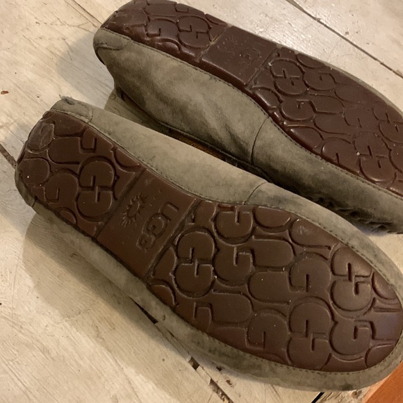 Uggs slippers. Suede shearling lined. Fair condition - Picture 4 of 6